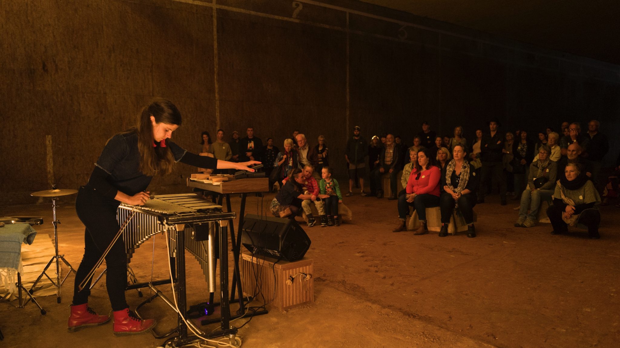 16by9maggie abraham with audience potato shed_photo heath holden - Big hART